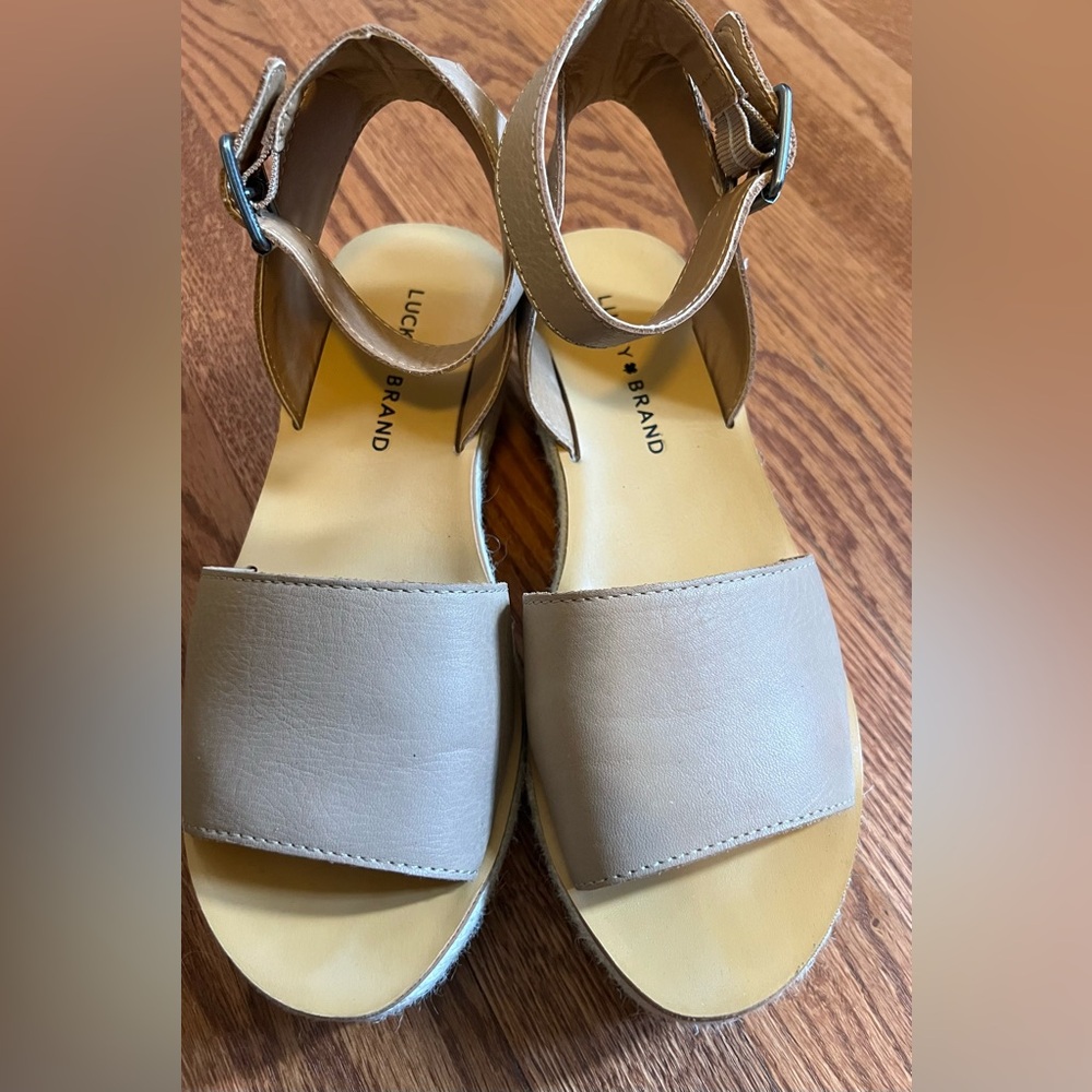 Lucky Brand Joodith Platform Leather Wedge Sandal - Tan, Size 8 - Picture 3 of 7